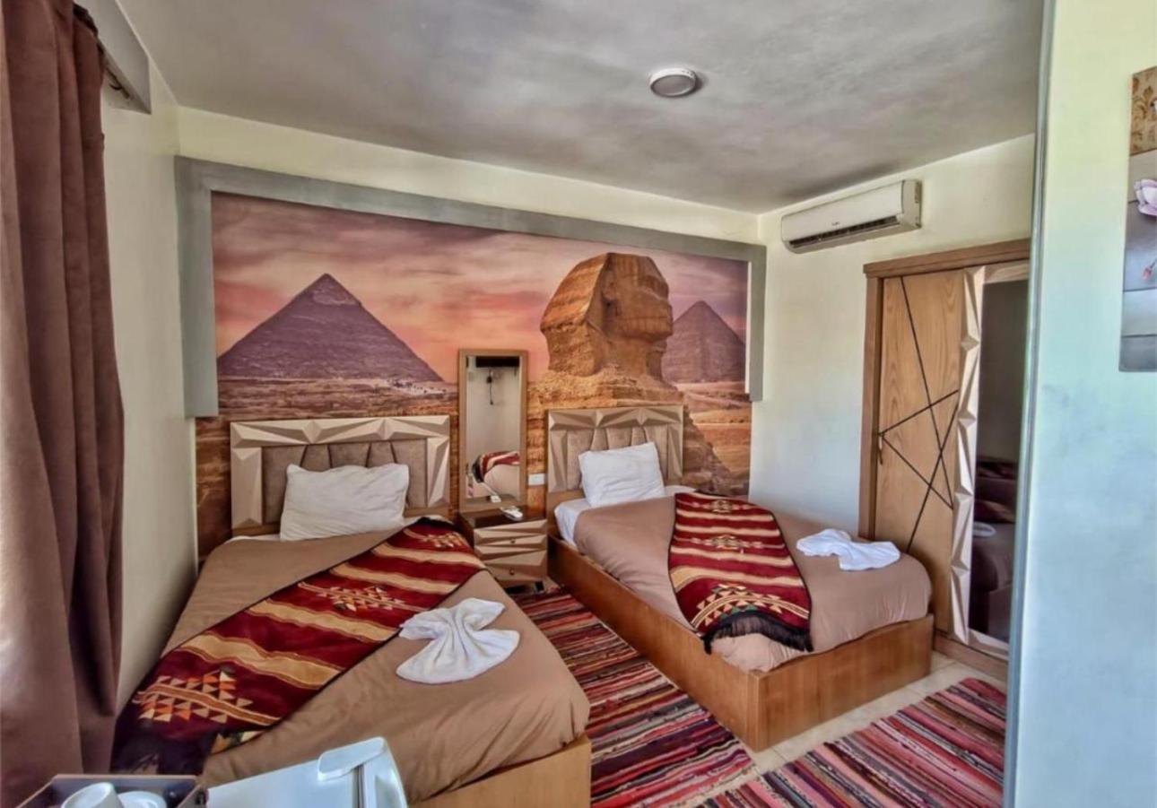 Nefertiti Pyramids View Hotel Caïro Buitenkant foto